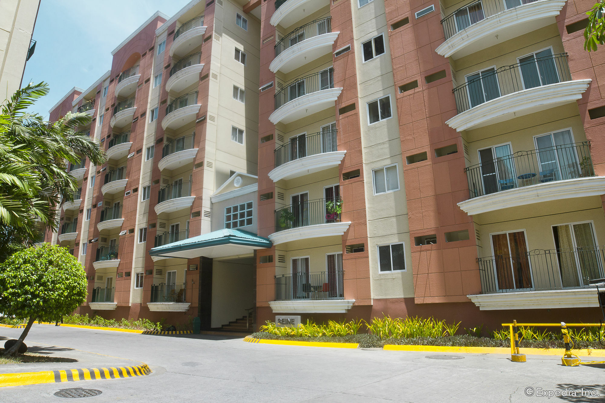 Airport Apartments Manila Paranaque City Exterior foto